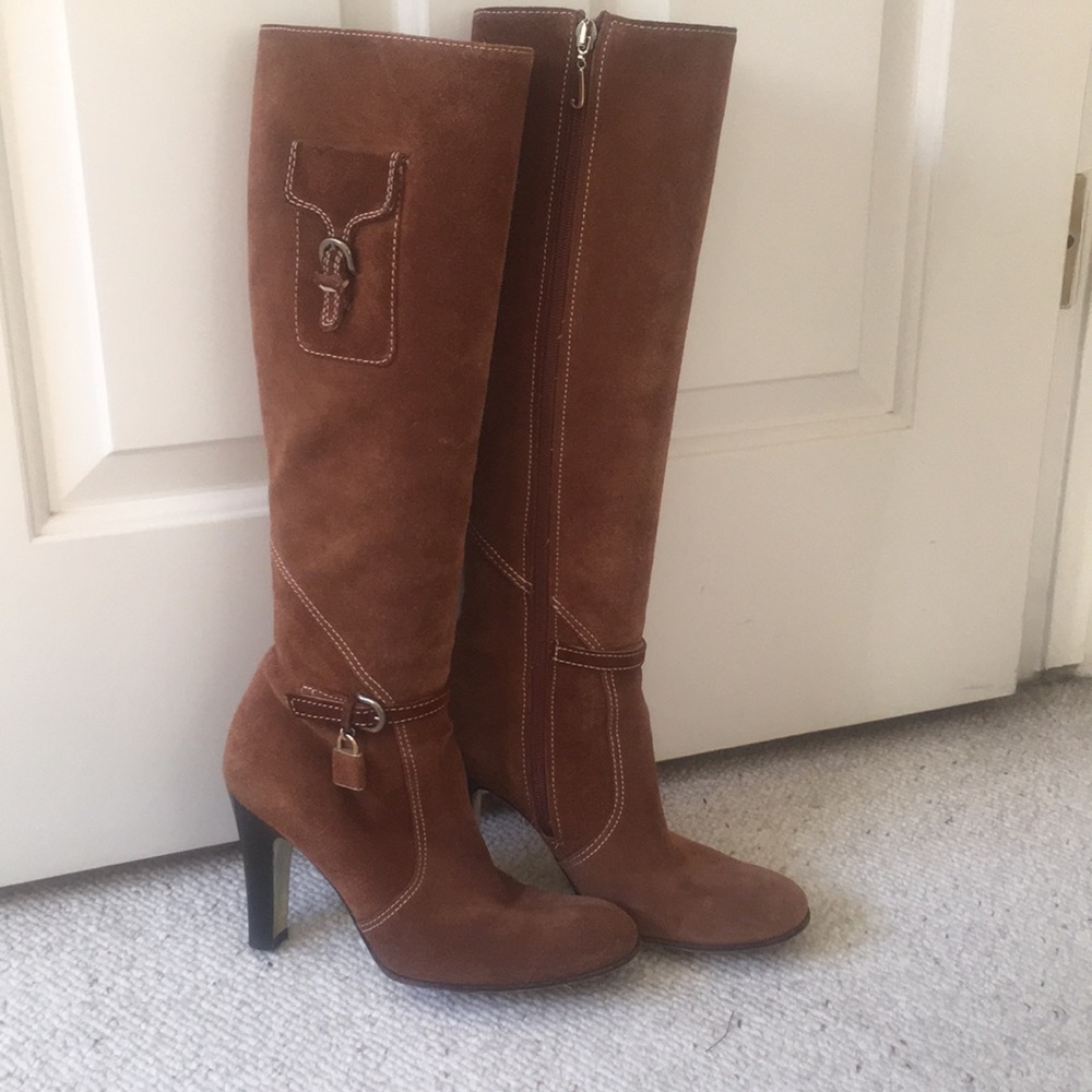 💯% Beautiful Brown Suede Boot made in Italy 🇮🇹